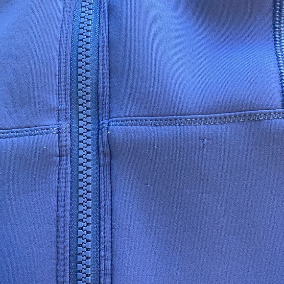 Lululemon jacket size 6 - Picture 4 of 8
